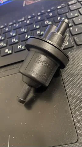 Клапан вентиляції газів паливного бака 6QE906517 Audi 6QE906517