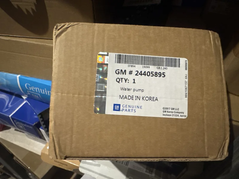 Gm Помпа водяная (насос) охлаждения 24405895 Chevrolet 24405895