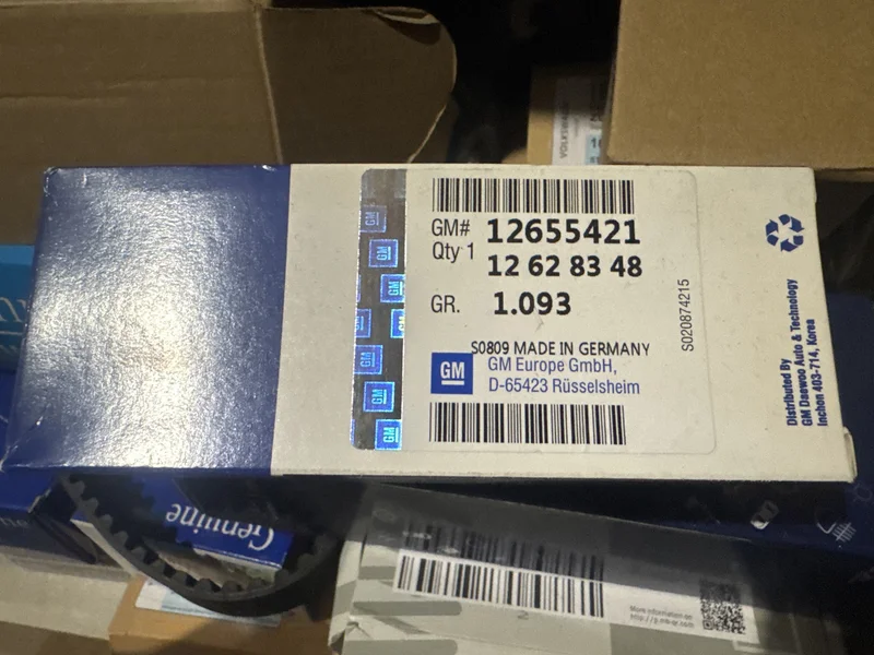 Клапан електромагнітний положення (фаз) розподільного валу правий 12655421 Opel 12655421