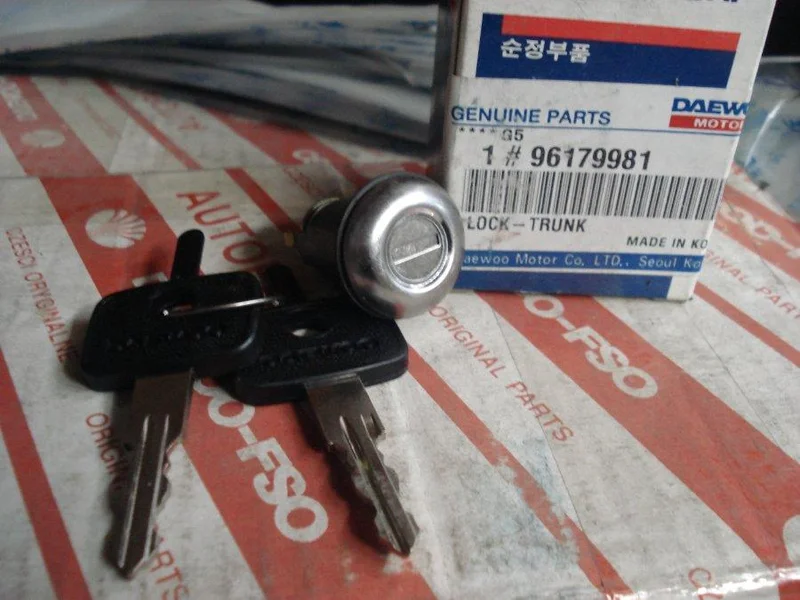 Личинка замка і 2 ключі NEXIA 96179981 Chevrolet 96179981