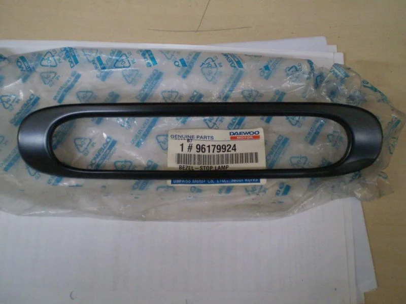 Рамка заднього стопа 96179924 Chevrolet 96179924