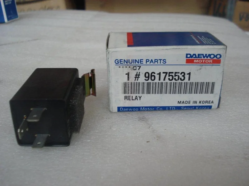 Реле дополнительного стоп сигнала 96175531 Chevrolet 96175531