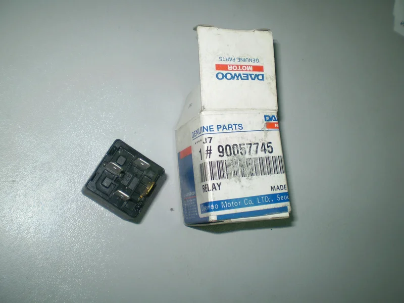 Реле протитуманної фари 90057745 Chevrolet 90057745