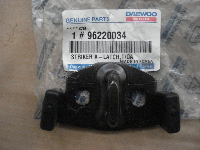 GM фіксатор замка багажника 96220034 Chevrolet 96220034