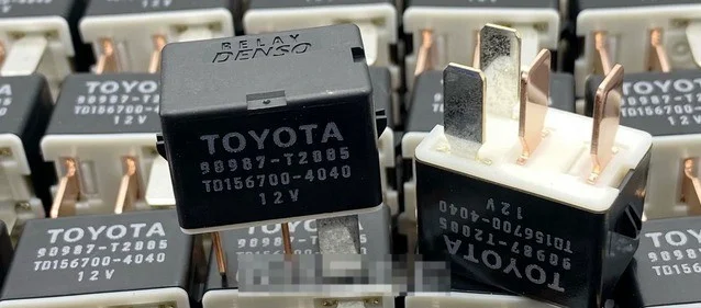 Реле фар нове оригінал 90987T2005 Toyota 90987T2005