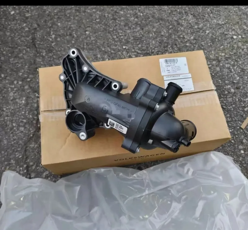 Помпа водяна (насос охолодження) 4.2 V8 FSI VAG 079121010D, нова оригінальна VAG 079121010D