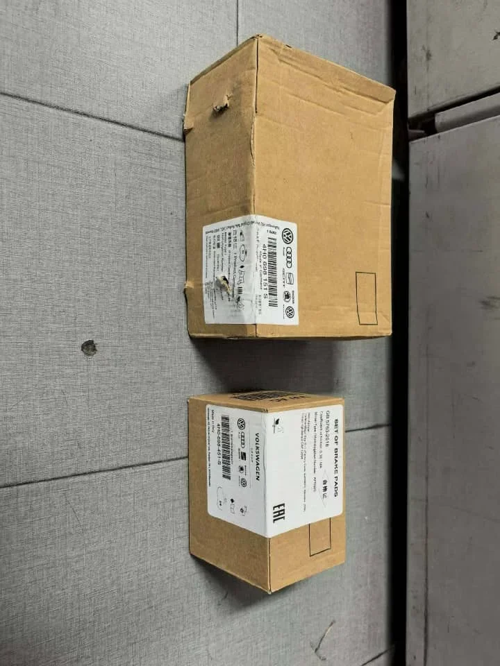 Тормозные колодки задние Audi 4H0698451 (Audi A8 D4, A6/A7 C7) Audi 4H0698451