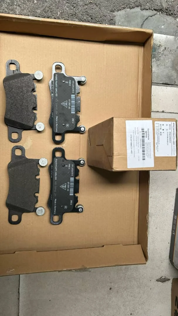 Тормозные колодки задние Porsche Panamera 971 PAB698451 Porsche PAB698451