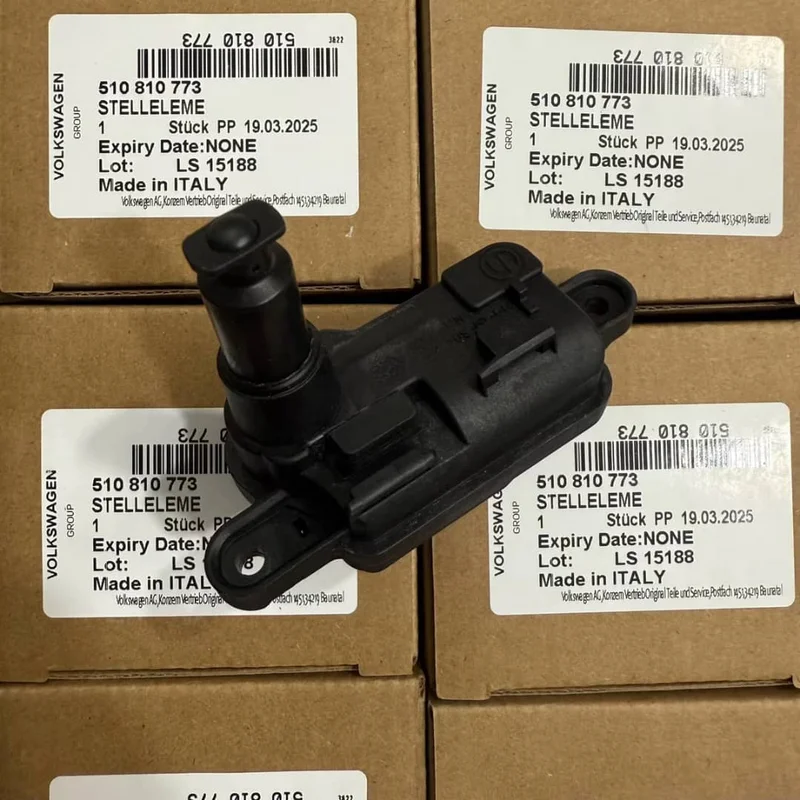 Привід (актуатор) замка лючка бензобака VAG 510810773 Volkswagen 510810773