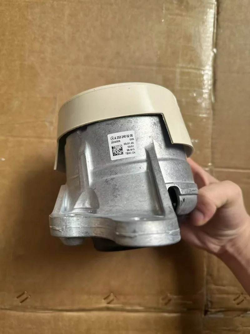 Опора (подушка) двигателя Mercedes-Benz A2532400200 GLC X253 / C W205 Mercedes-Benz A2532400200