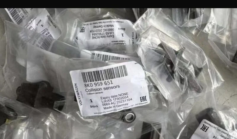 Датчик удару (зіткнення) подушки безпеки VAG 8K0959651 Audi 8K0959651