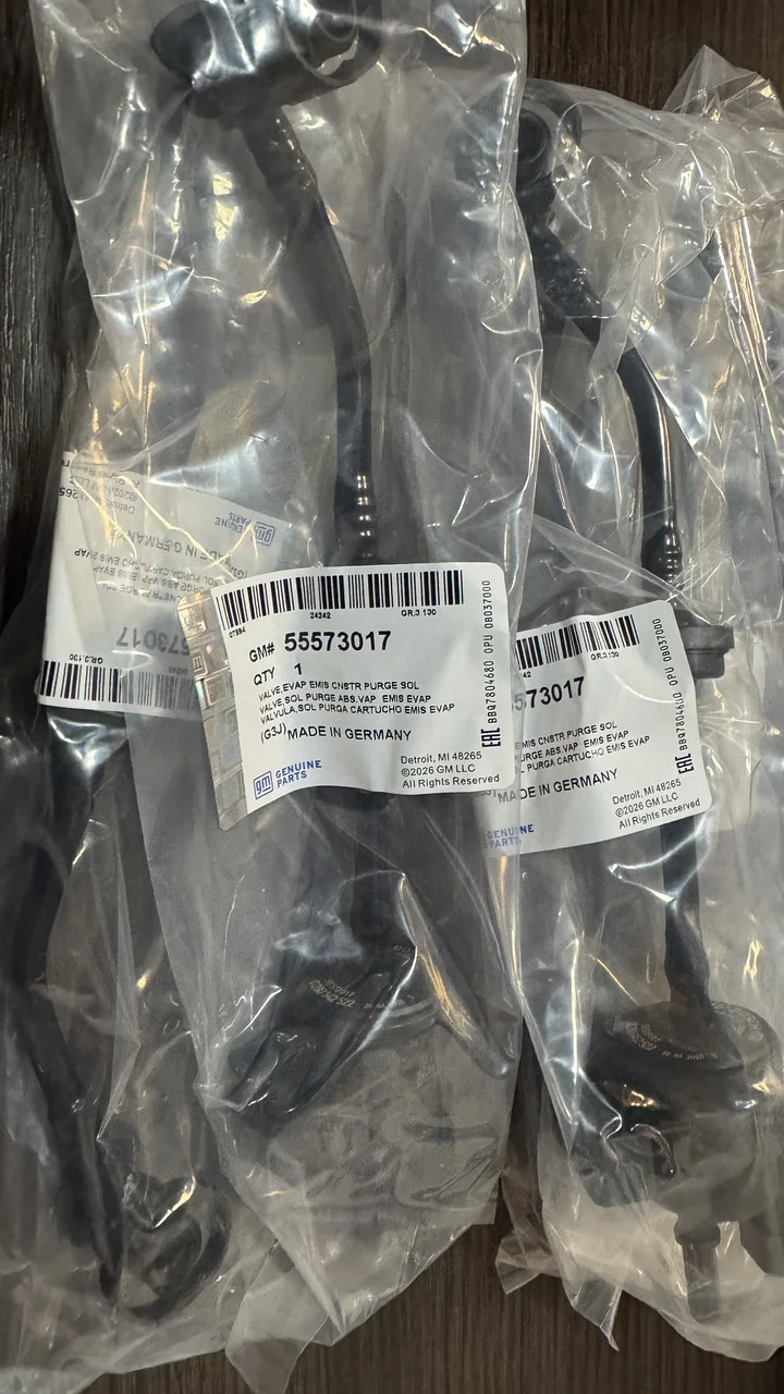 Клапан вентиляции газов топливного бака GM 55573017, новый оригинальный Chevrolet 55573017