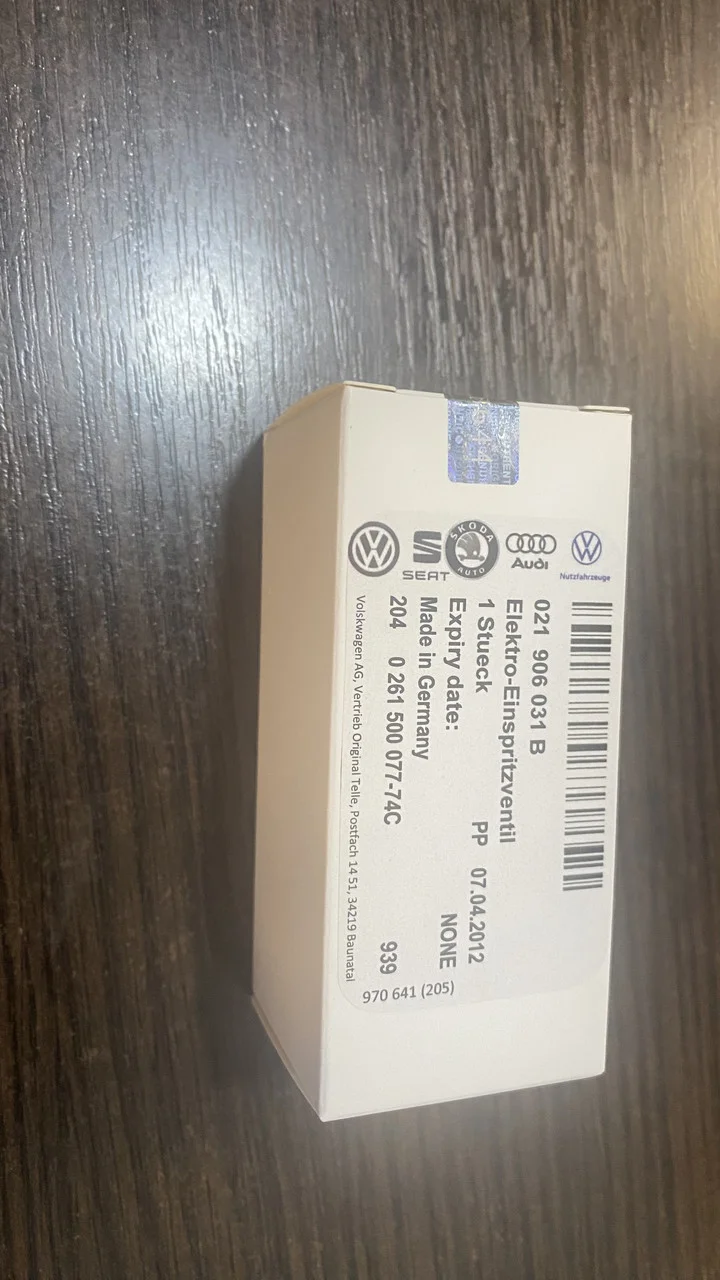 Форсунка паливна VW Touareg 3.6 FSI Passat R36 Audi Q7 3.6 Bosch 0261500077 021906031B Bosch 021906031B