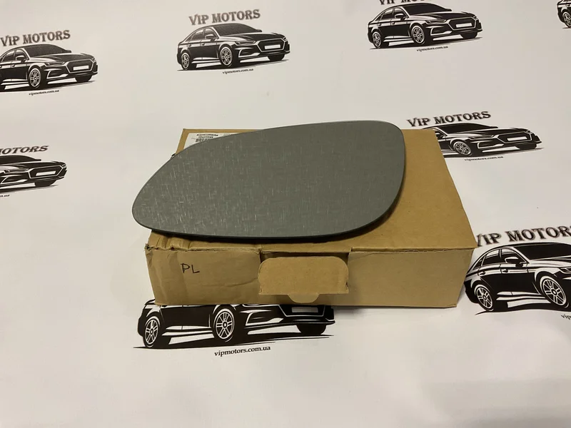 95573104001 Елемент дзеркала заднього виду правий Porsche дзеркальний Porsche 95573104001