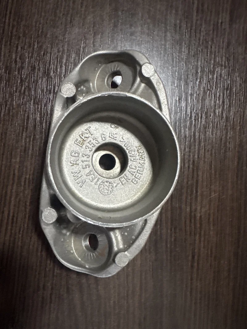 1EA513353C Опора амортизатора заднього VAG (верхня) Audi 1EA513353c