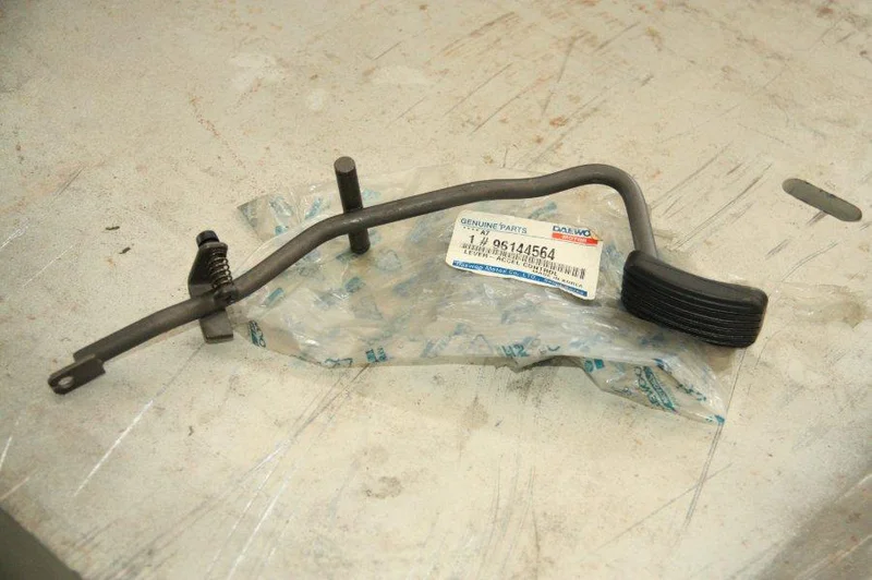 Педаль акселератора 96144564 Chevrolet 96144564