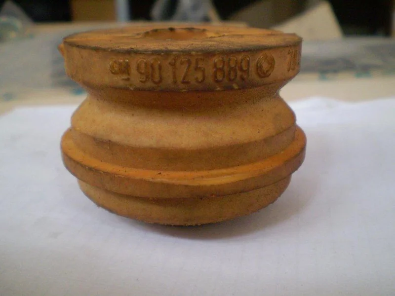 Буфер отбойник амортизатора переднего 90125889 Opel 90125889